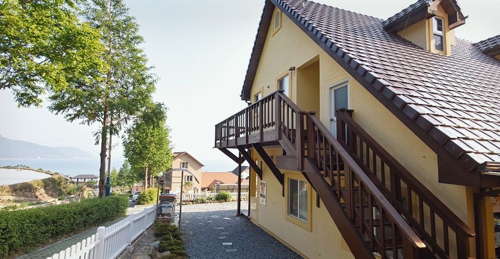 Namhae U.S. Town Bins House Pension 33/37