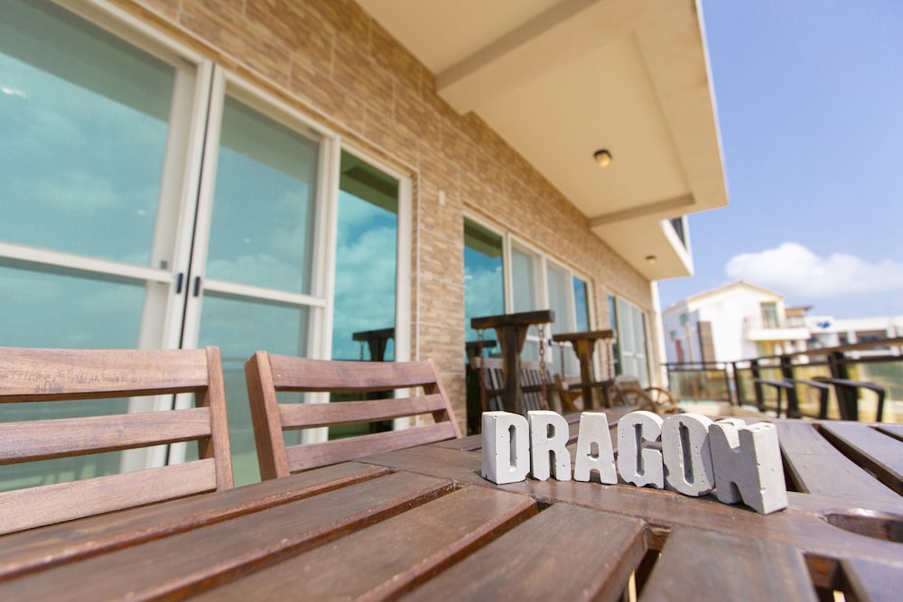 The Laid-Back Dragon Lodge 23/30