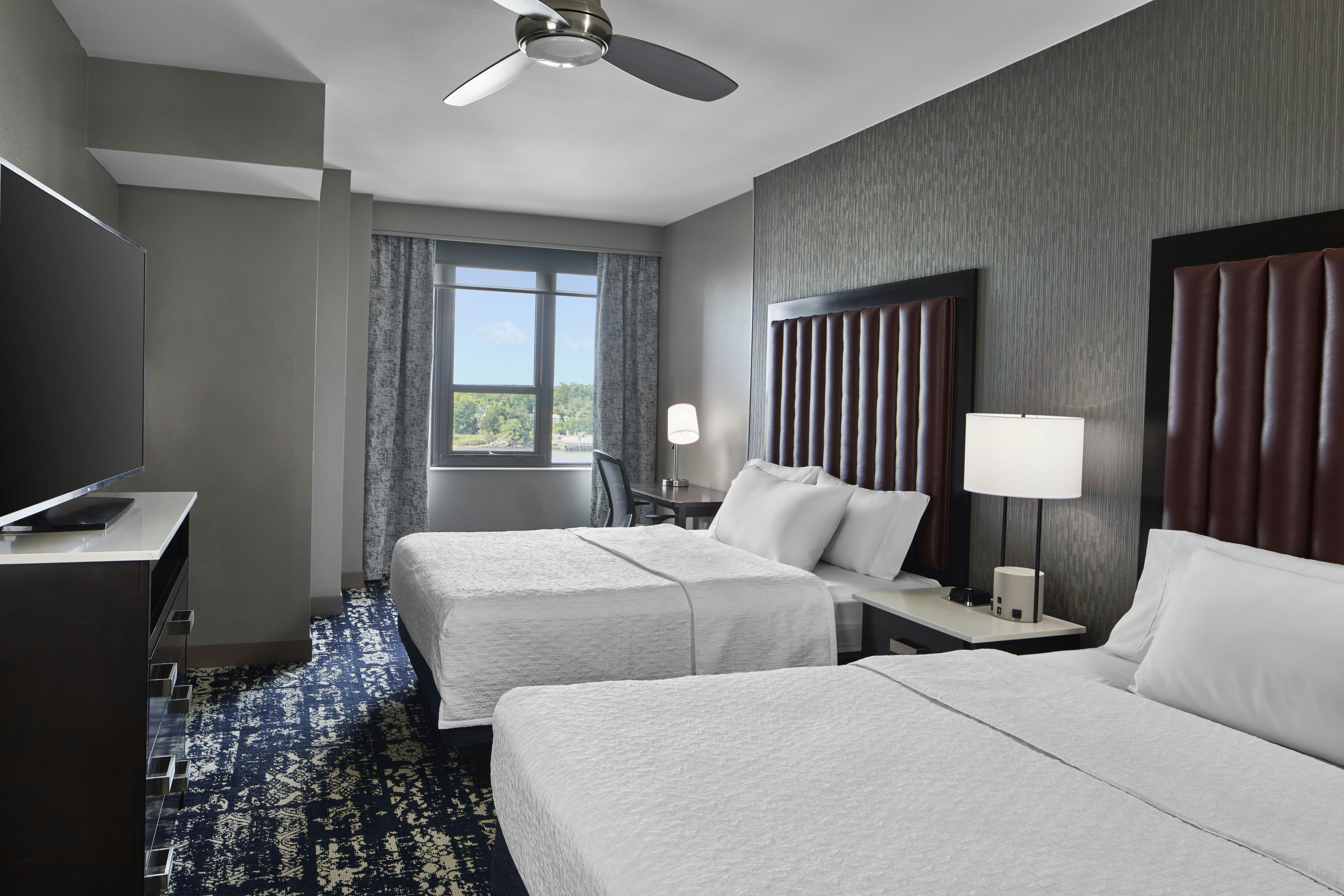 1 BEDROOM, SUITE, 2 QUEEN BEDS, RIVER VIEW