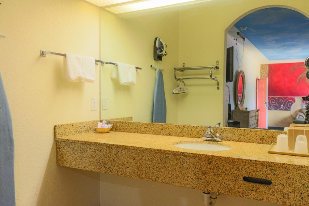 Symphony Inn and Suites 20/22
