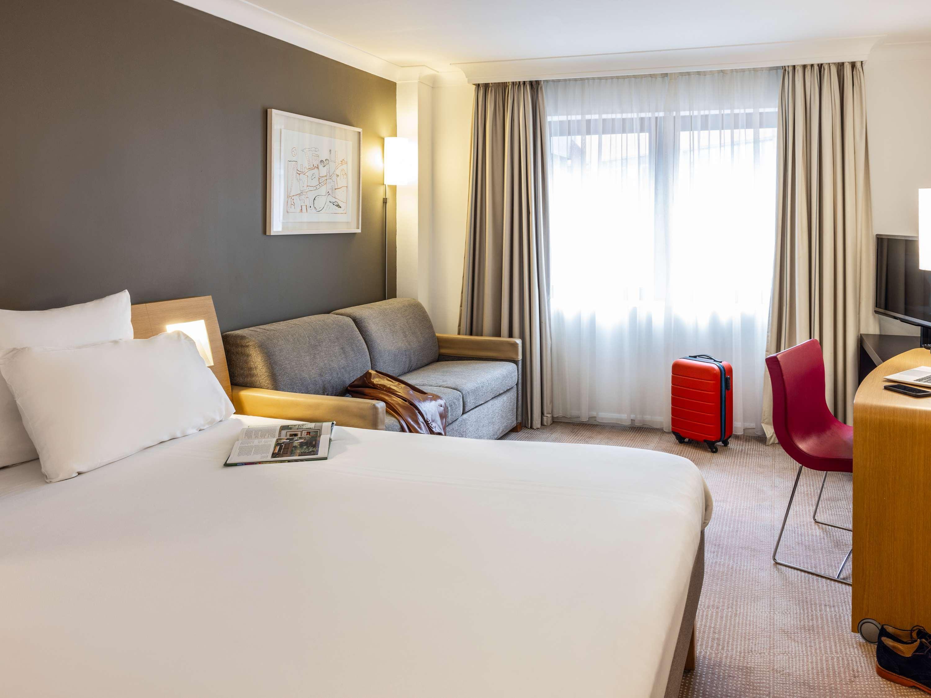 ROOM, KING BED, ACCESSIBLE