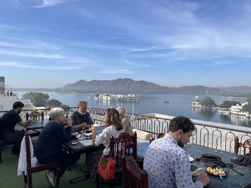 Hotel Lake Ghat Palace، Udaipur 46/53