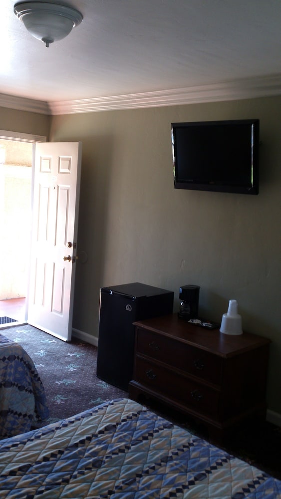 Santa Ana Travel Inn 20/40