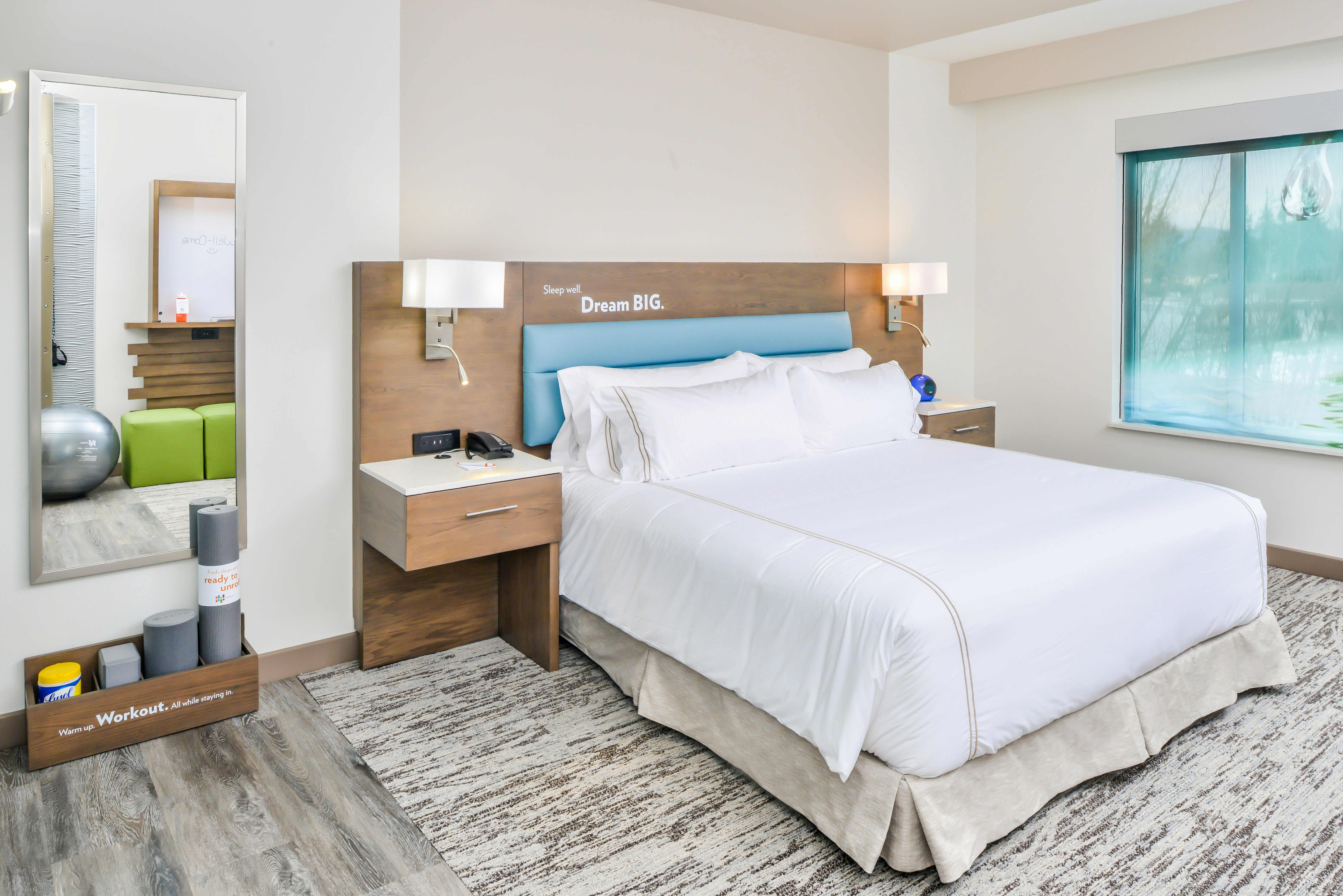 Deluxe, King Bed