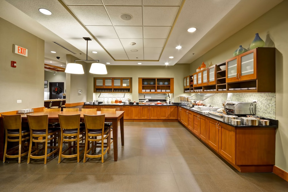 Hyatt Place Chicago/Naperville/Warrenville 57/68