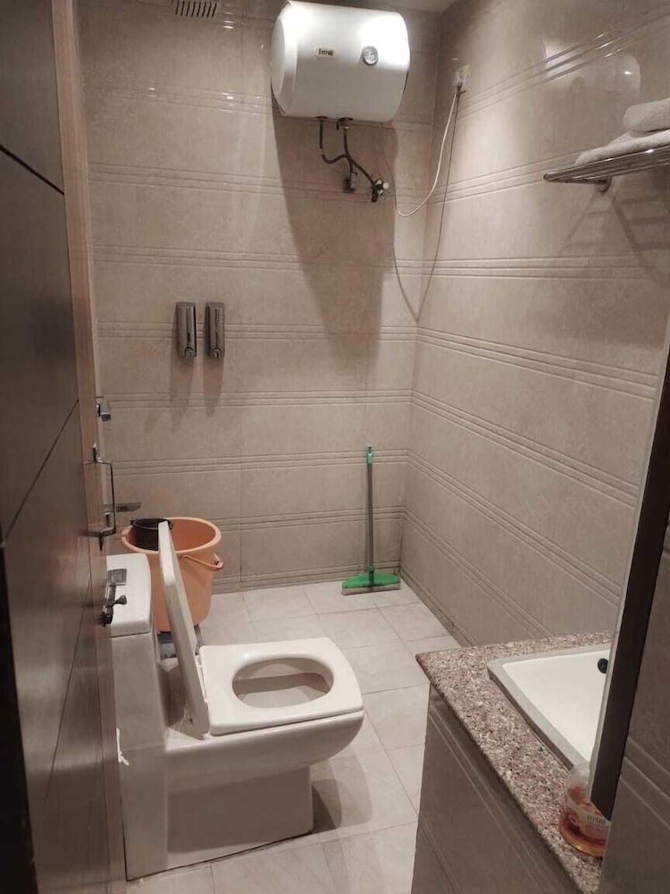 Hotel Stay At Green View 43/47