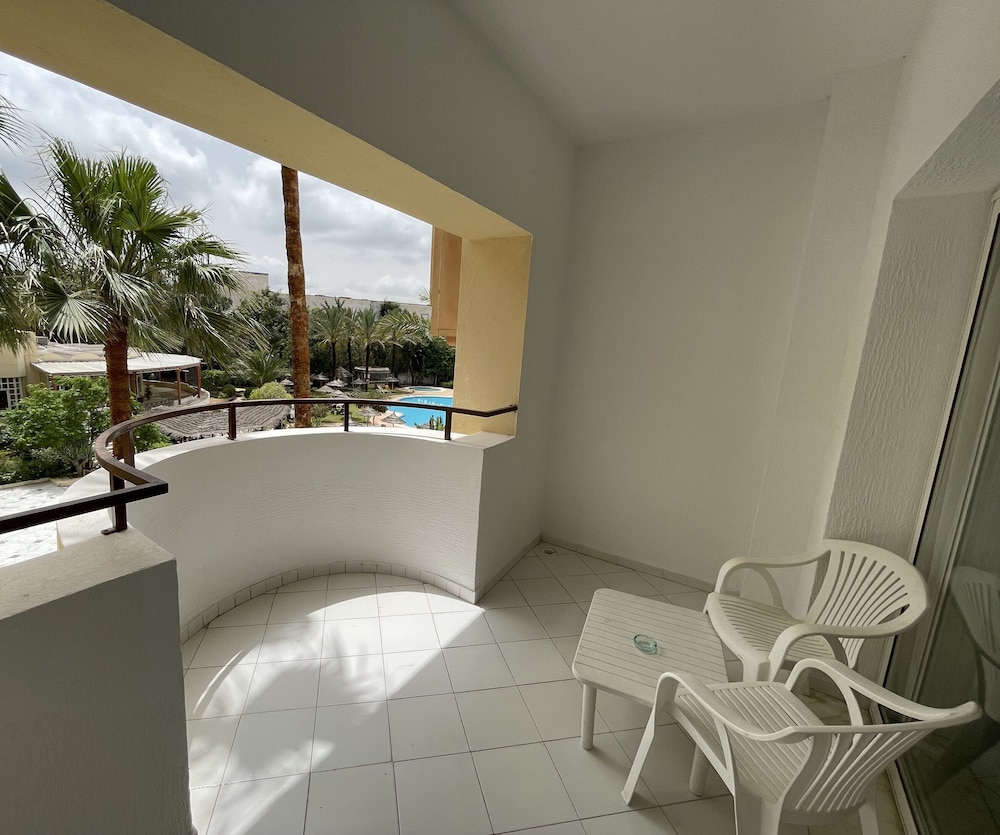 Marina Palace 36/69