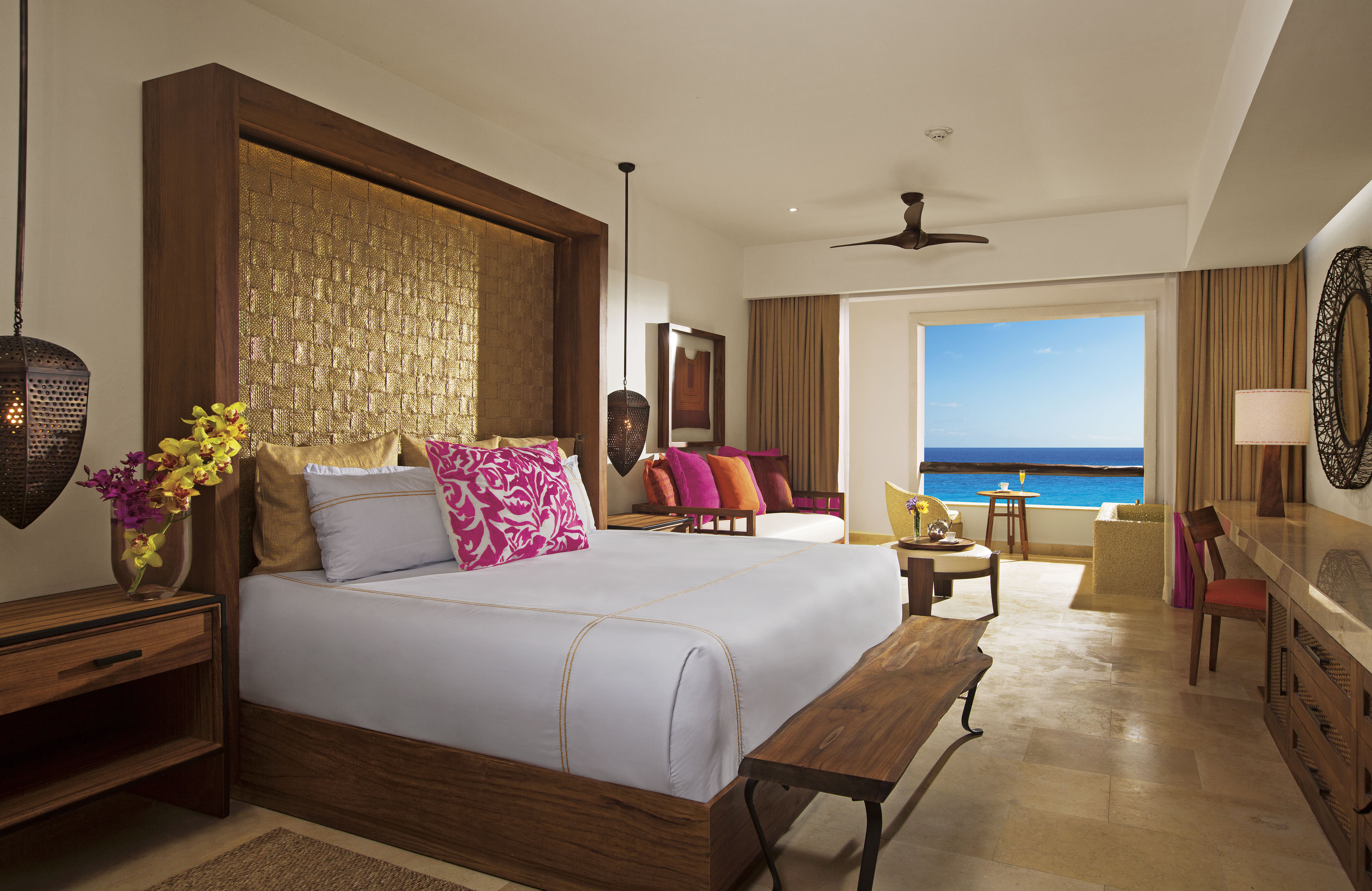 Club, Junior Suite, King Bed, Ocean Front