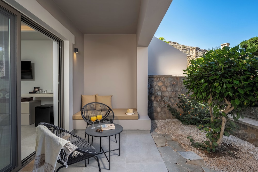 Eleni Apart Hotel 55/69