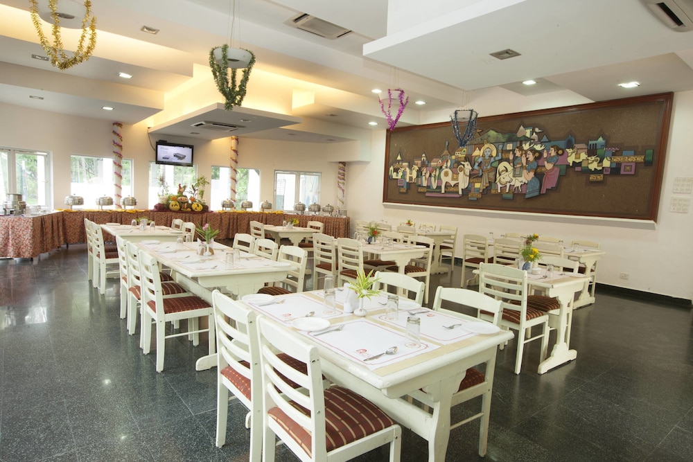 Shelter Beach Resort 41/66