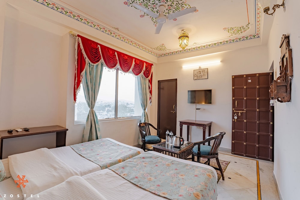 Zostel Udaipur 10/49