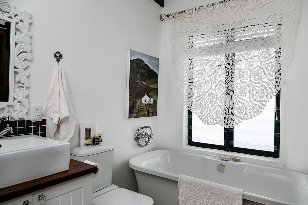 Narnia Guest House 40/41