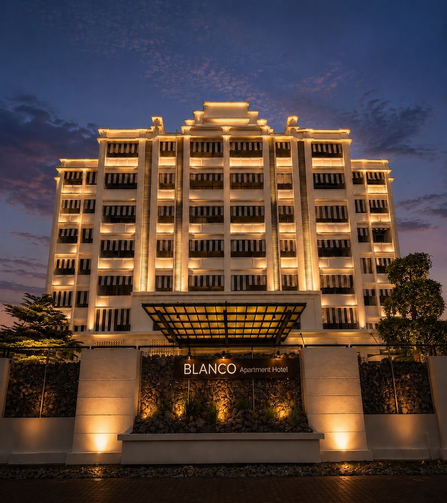 Blanco Apartment Hotel 3/59