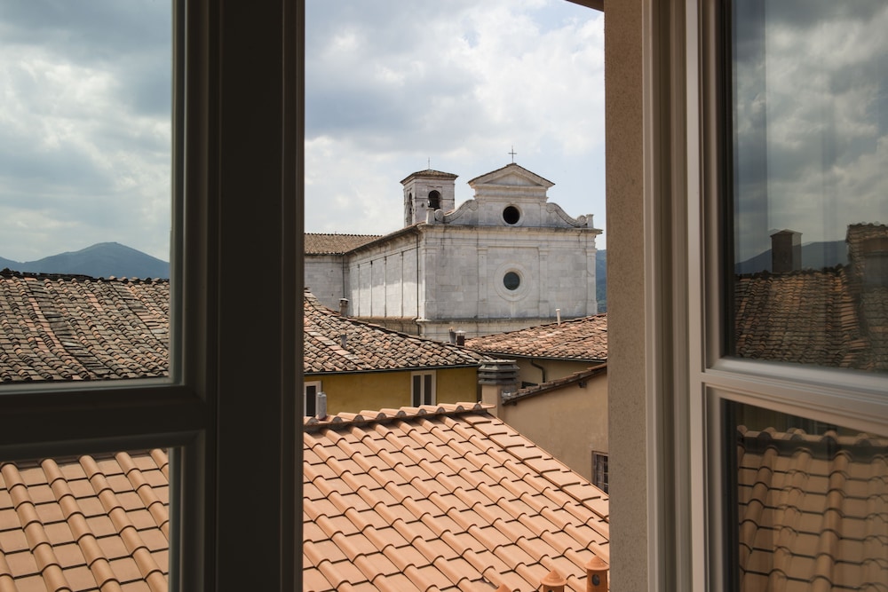 Palazzo Dipinto 44/50