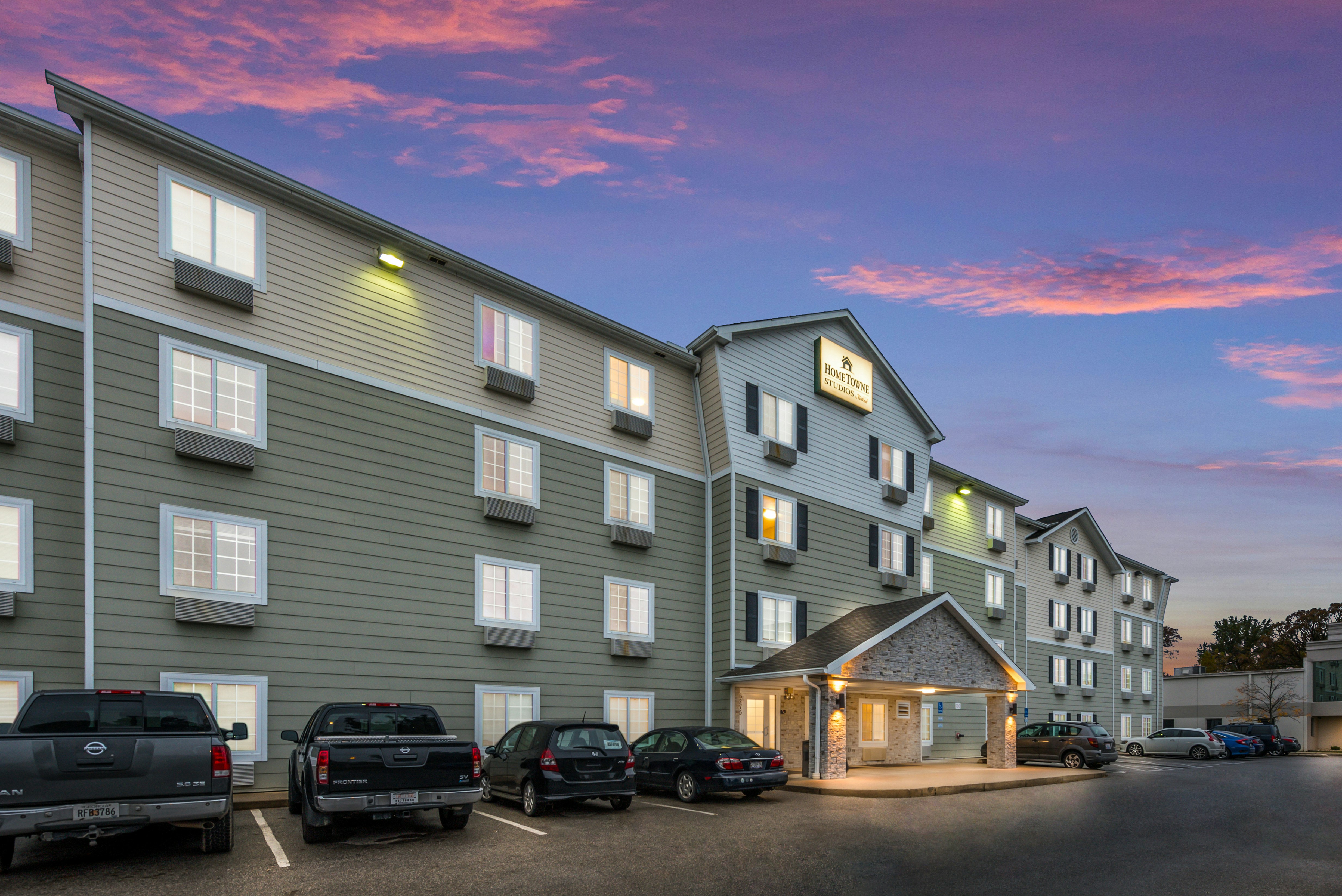 HomeTowne Studios by Red Roof Columbus 43/47