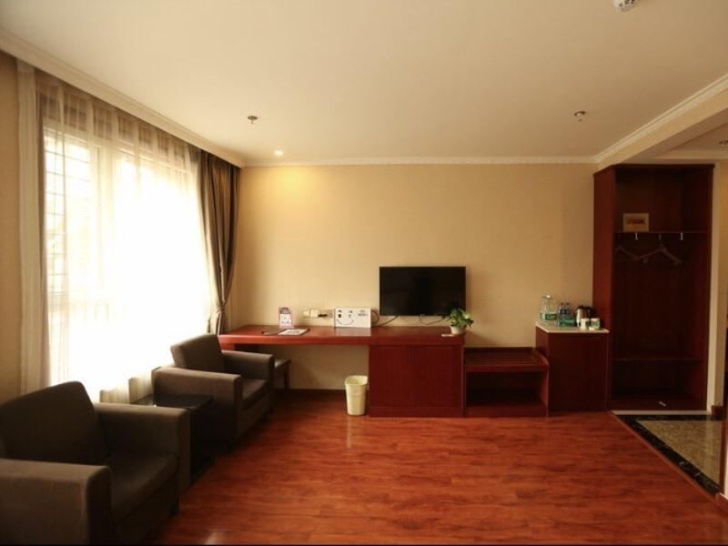 GreenTree Inn Taiyuan East Binhe Road Xiaodian High Speed Mouth Express Hotel 25/40