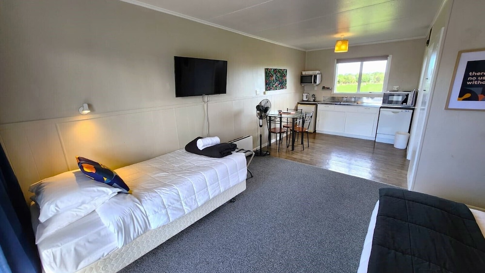 U Studios Masterton, SureStay Collection by Best Western 10/49