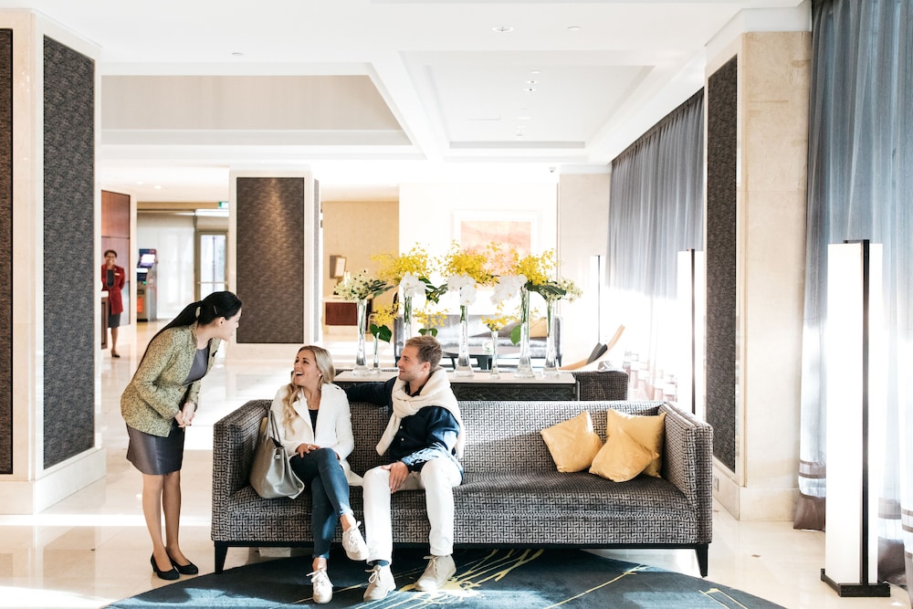 Shangri-La Sydney 43/67