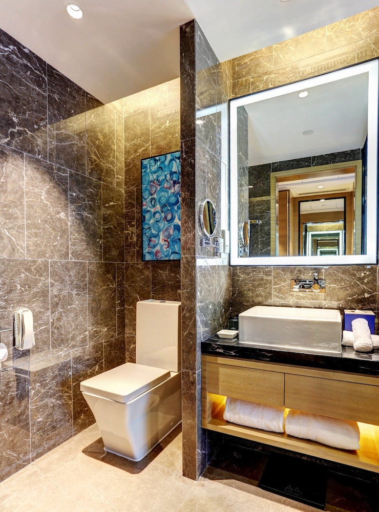 Novotel Ningbo East 76/76