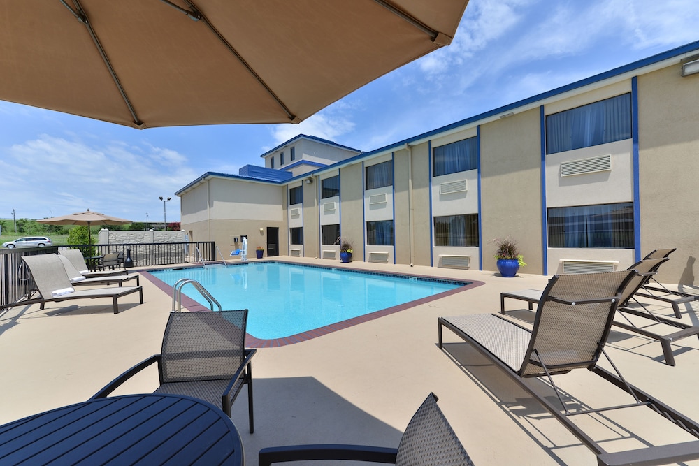 Baymont by Wyndham Ardmore I-35 4/46