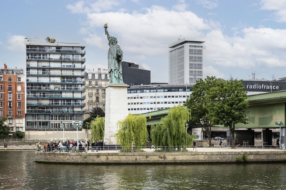 Mercure Paris Ivry Quai de Seine Hotel 73/79