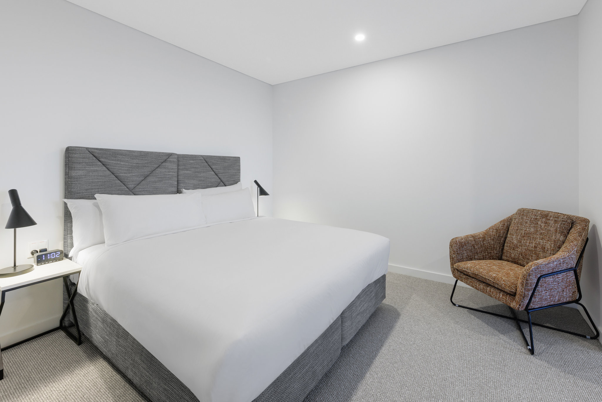 Meriton Suites Canberra 16/50