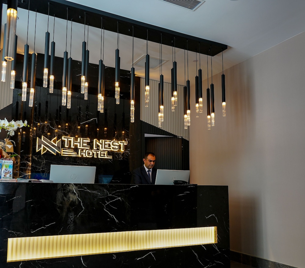 The Nest Hotel 11/70
