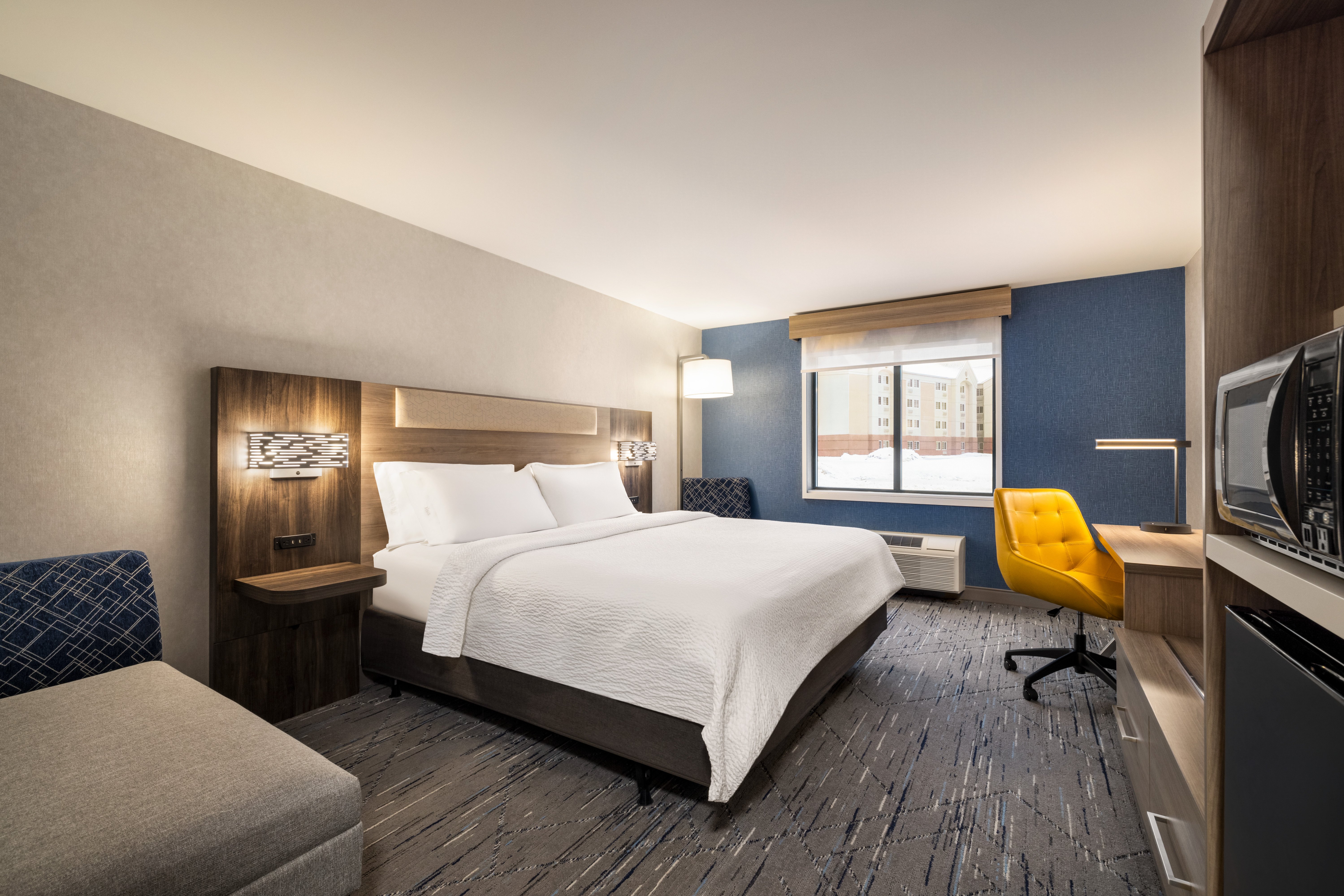 Holiday Inn Express Syracuse Airport 23/65