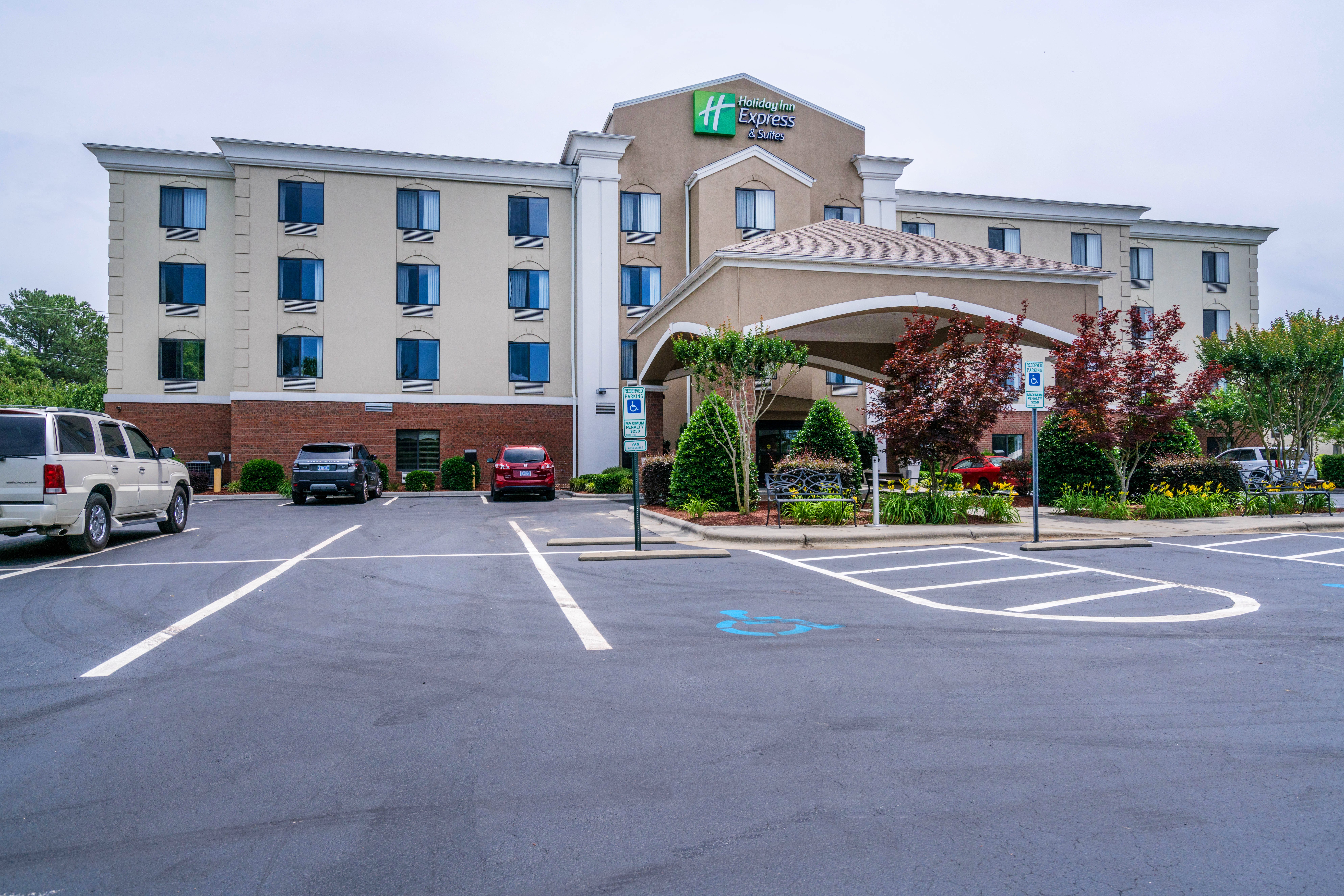 Holiday Inn Express Suites Roanoke Rapids Se 63/72