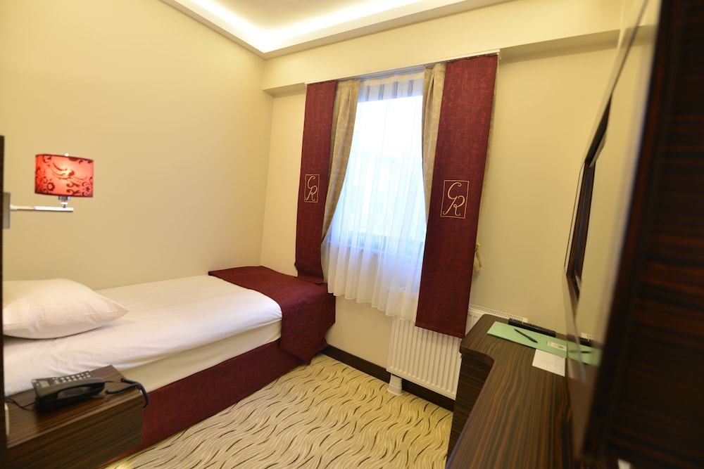 Golden Siyav Hotel 13/75