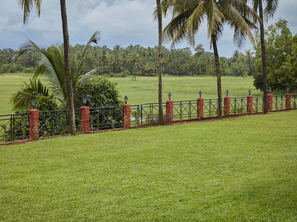 Sea Queen Beach Resort and Spa 56/69