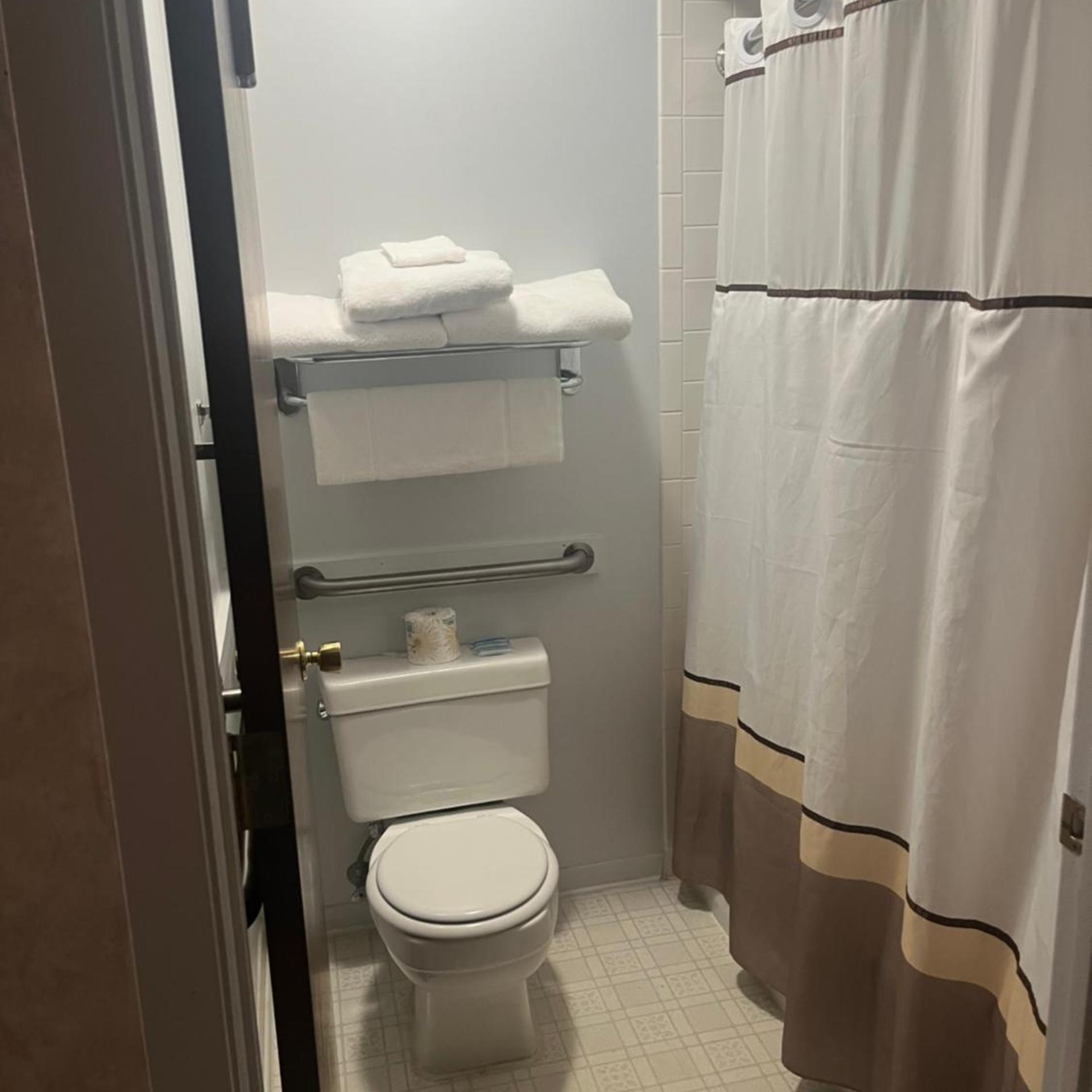 Aurora Inn 8/8