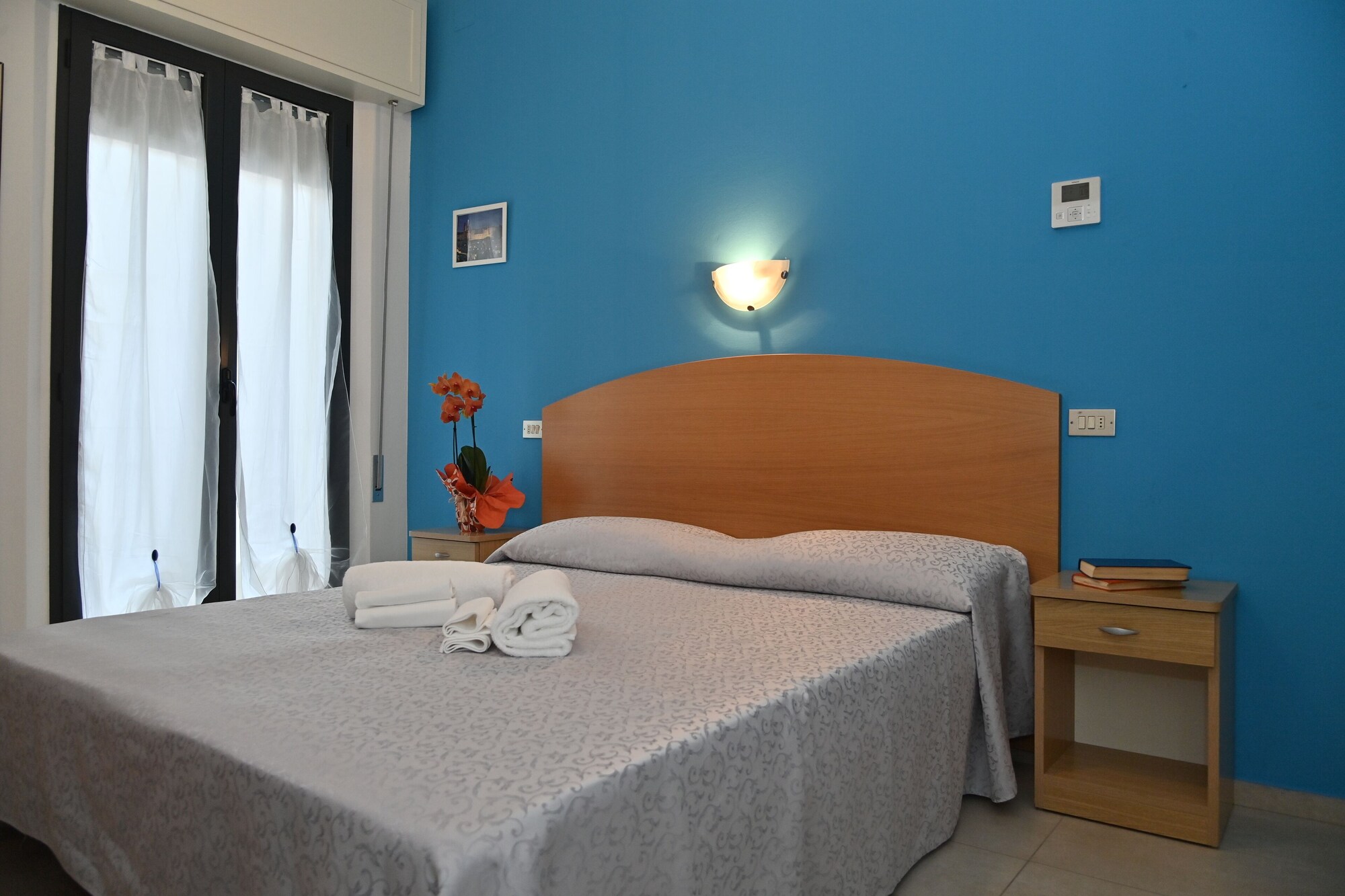 STANDARD, DOUBLE OR TWIN BED