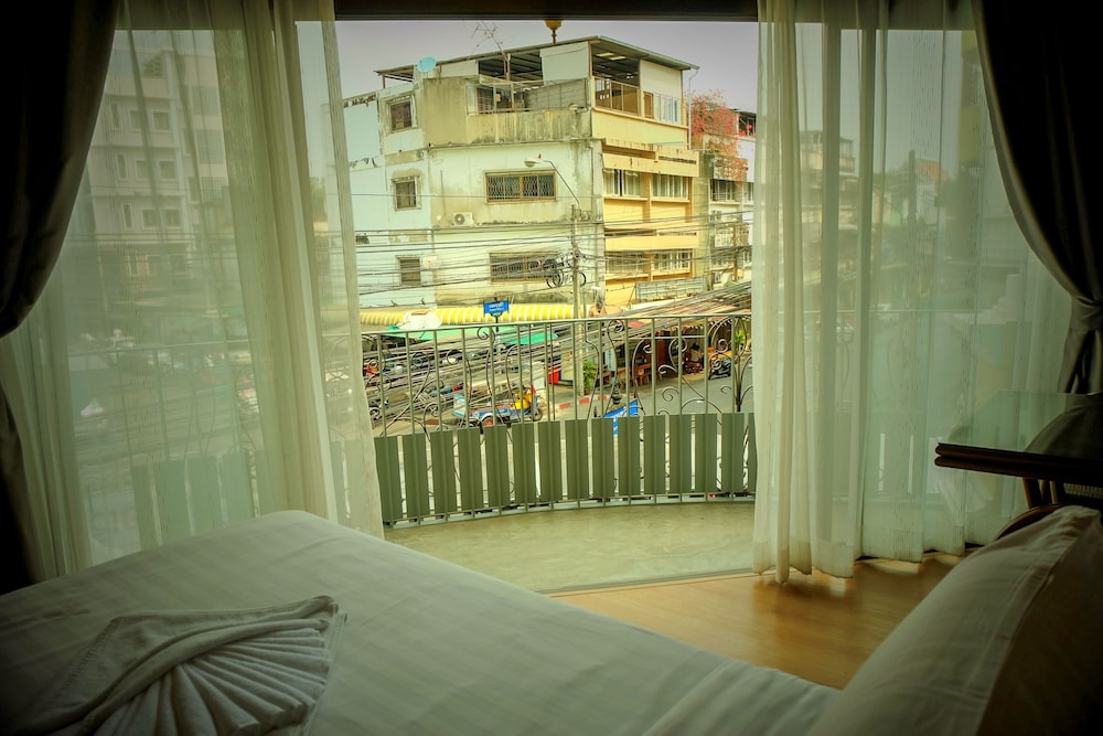 Siri Oriental Bangkok Hotel (ex The Warehouse Bangkok) 23/50