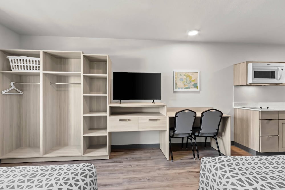 WoodSpring Suites Tucson Medical Center 31/40
