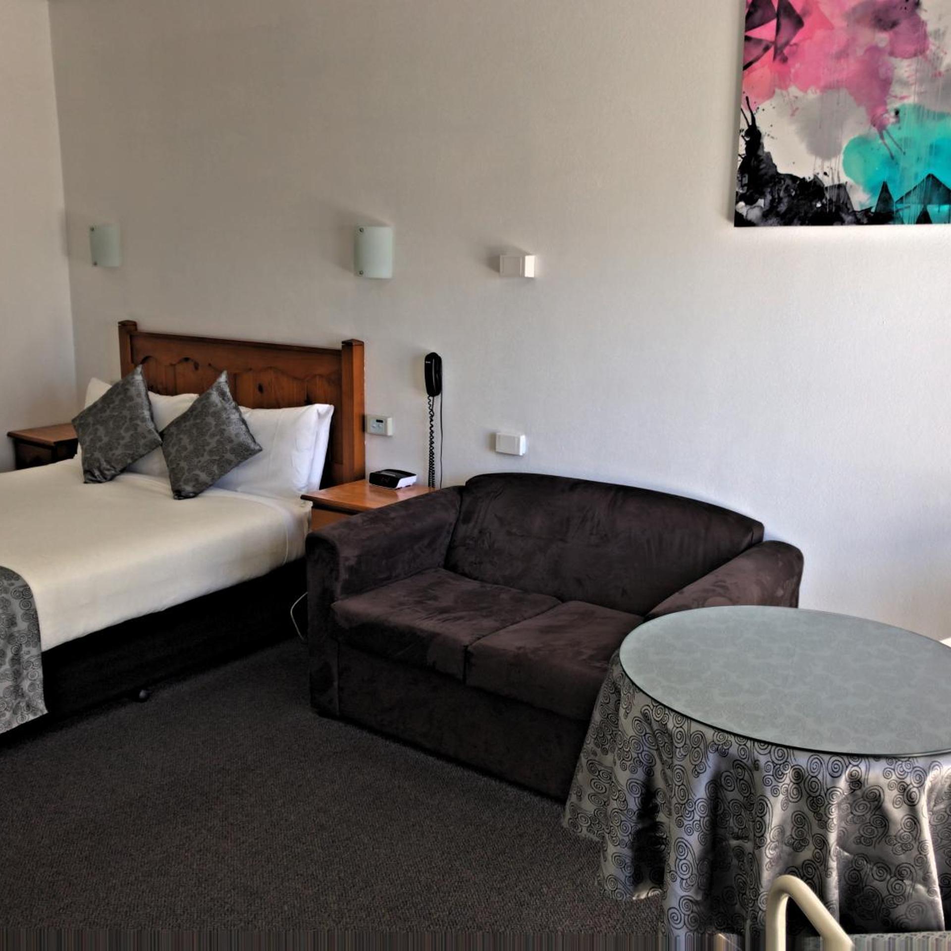 NEW ENGLAND MOTOR INN 20/40