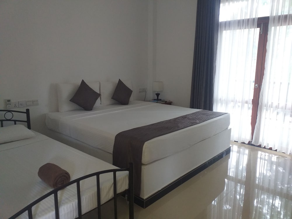 Amelia Resort 6/50