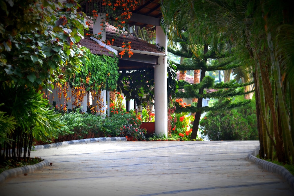 Kadkani River Resort 44/46