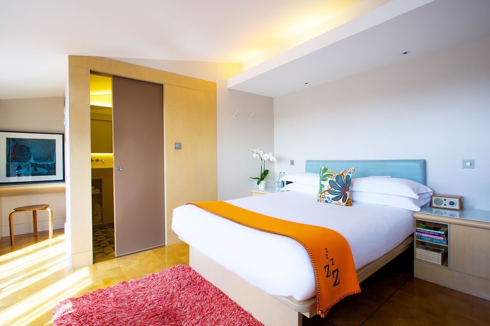 Marrable's Farringdon Hotel 8/36