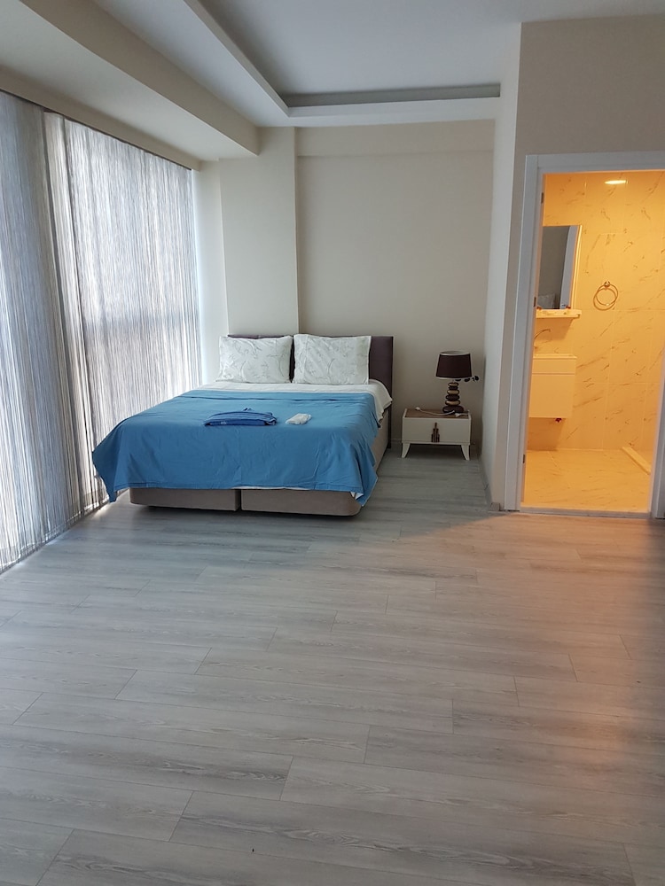 DELUXE, APARTMENT