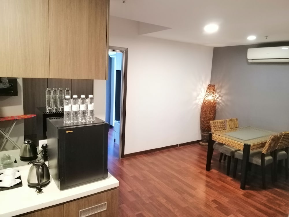 Nexus Regency Suites & Hotel 6/69
