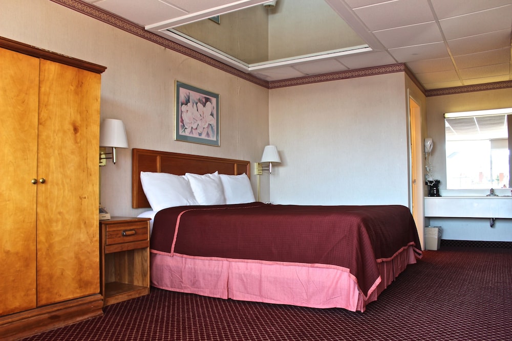 Regency Inn 11/33
