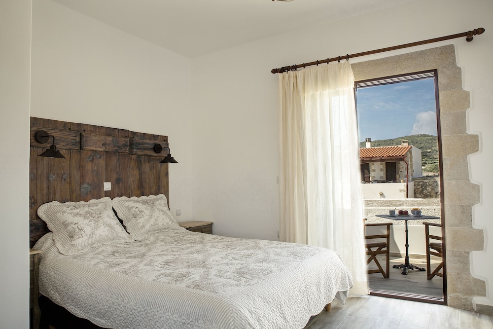 2 BEDROOMS, VILLA