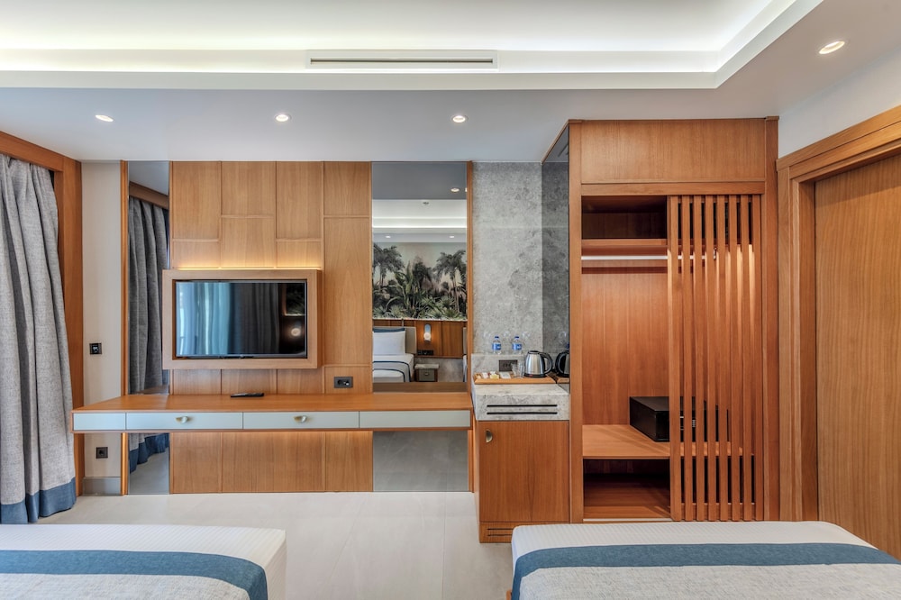 Palmetto Resort Selimiye 6/50