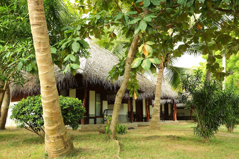 Lagoon Paradise Beach Resort in TANGALLE