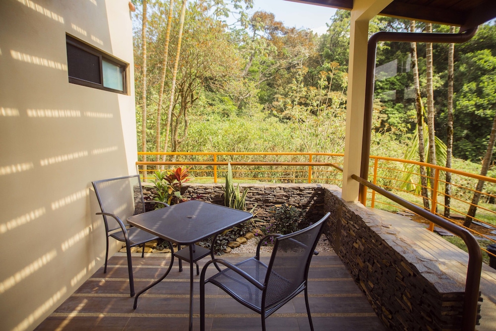 Hotel Poco A Poco 72/81