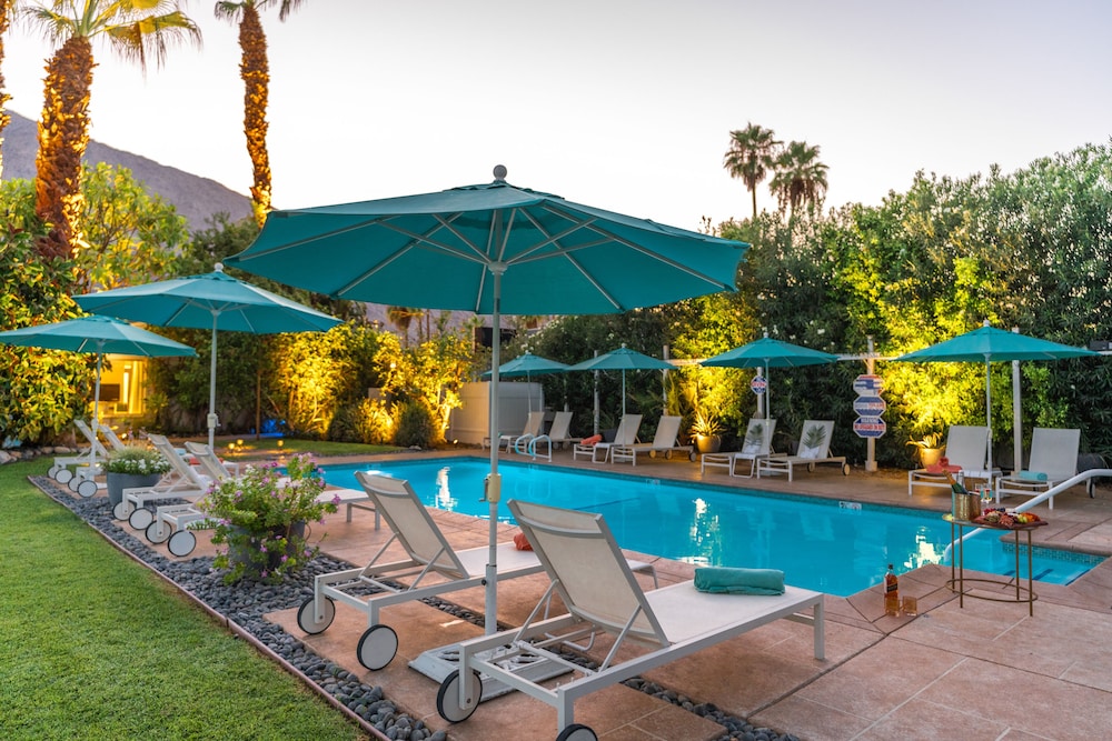 BelleVue Oasis-Palm Springs - Adults Only 60/62