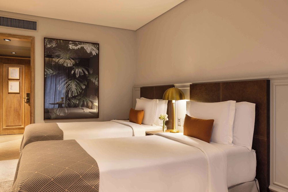DELUXE, TWIN BEDS