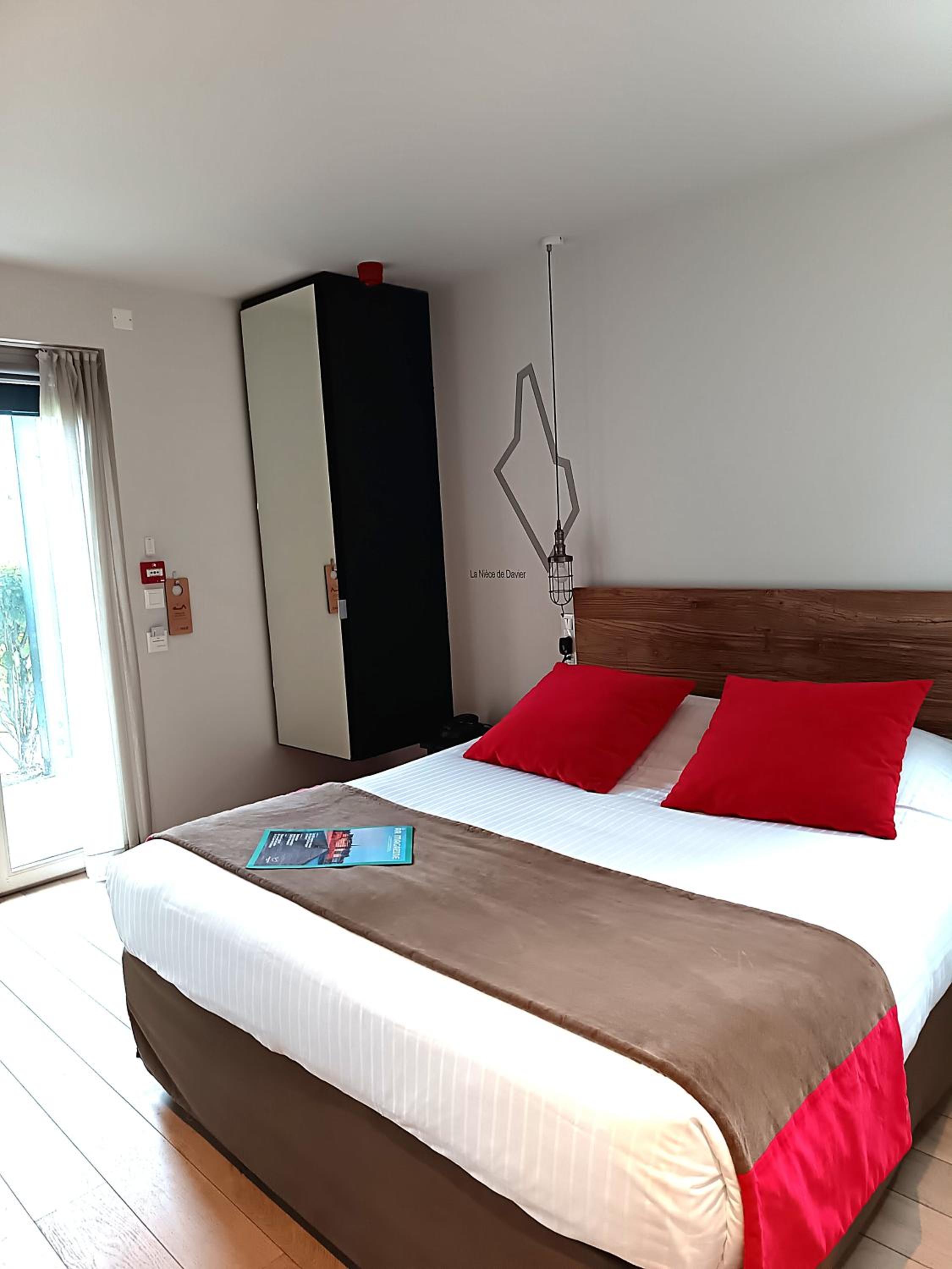 Room, Double Bed, Accessible