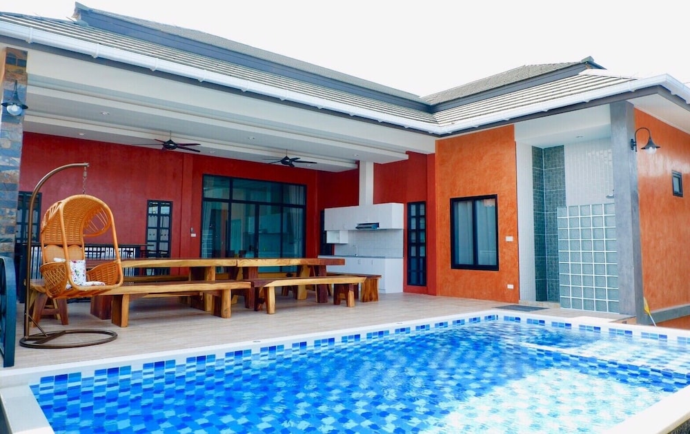 Baan Noppadol Hua Hin Loft Resort photo1